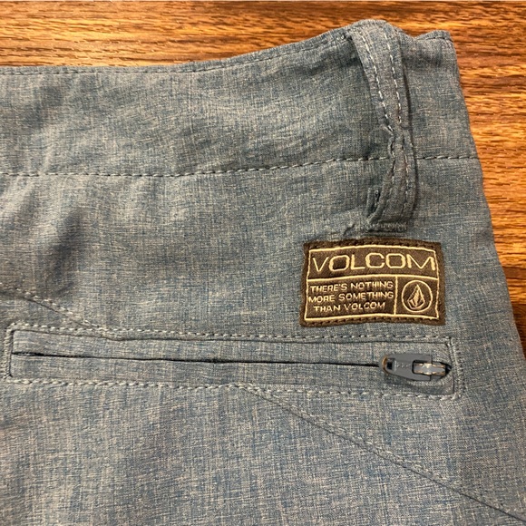 Volcom Board Shorts - Picture 5 of 11